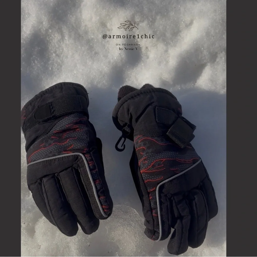 3M THINSULATE | Insulated Black and Red Winter Gloves | Kids Size S 4-7